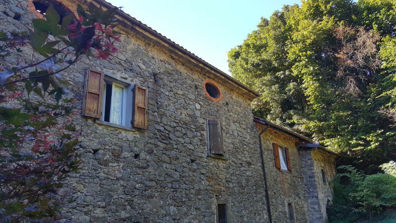 Ai Chiosi Affittacamere Pontremoli Exterior foto