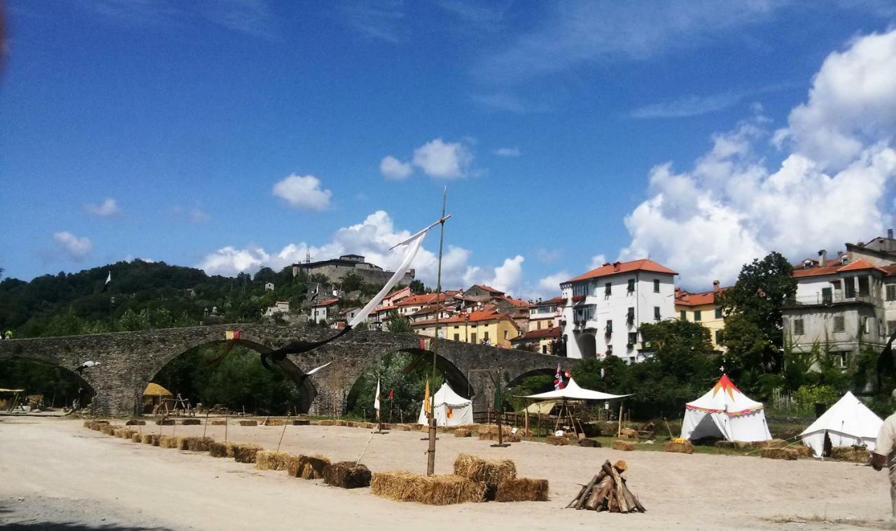 Ai Chiosi Affittacamere Pontremoli Exterior foto