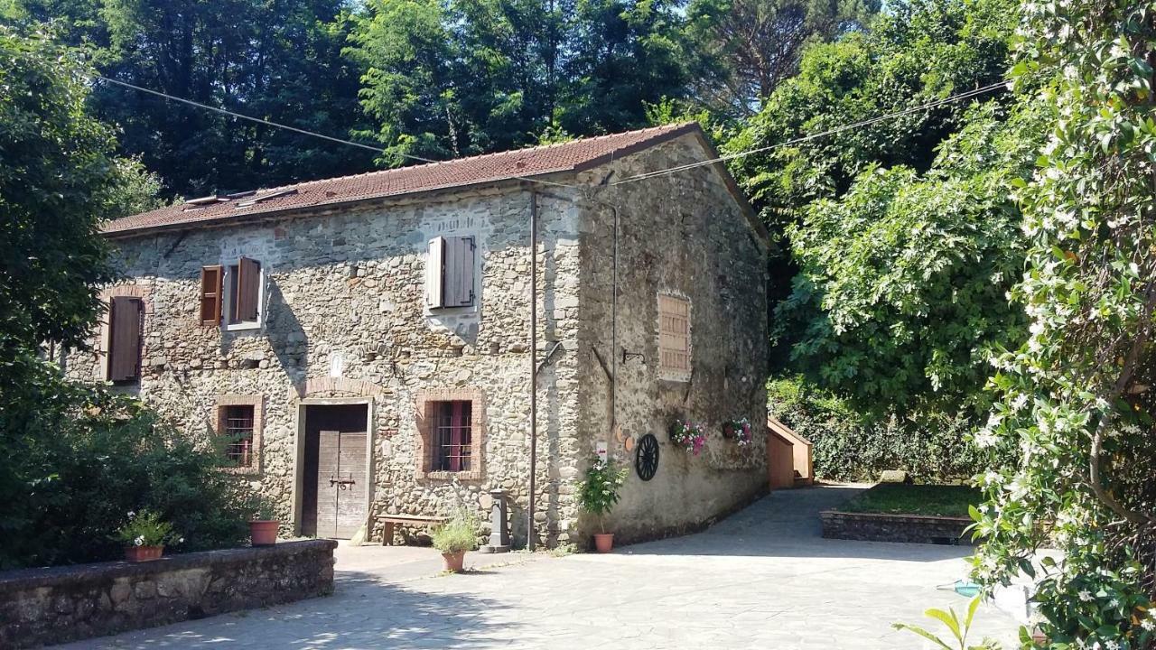 Ai Chiosi Affittacamere Pontremoli Exterior foto
