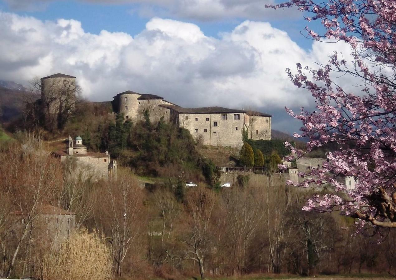 Ai Chiosi Affittacamere Pontremoli Exterior foto