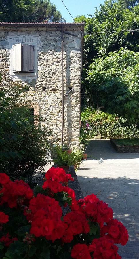 Ai Chiosi Affittacamere Pontremoli Exterior foto